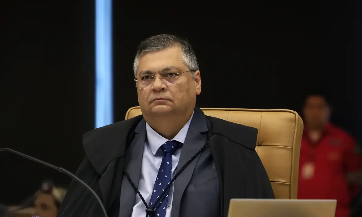 Dino retira sigilo de decisão que autorizou operação contra envolvidos em ‘Dark Horse’
