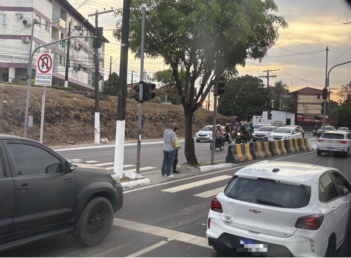 Retorno temporário na avenida Coronel Teixeira é fechado