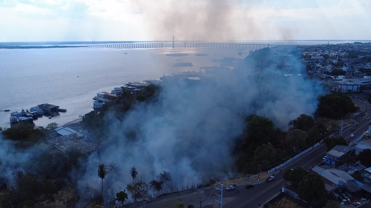 Incêndio no São Raimundo pode ter começado após descarte irregular de cigarro