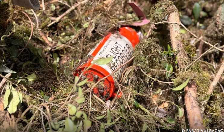 Caixa-preta de acidente com cantor Rick é encontrada em Santa Catarina