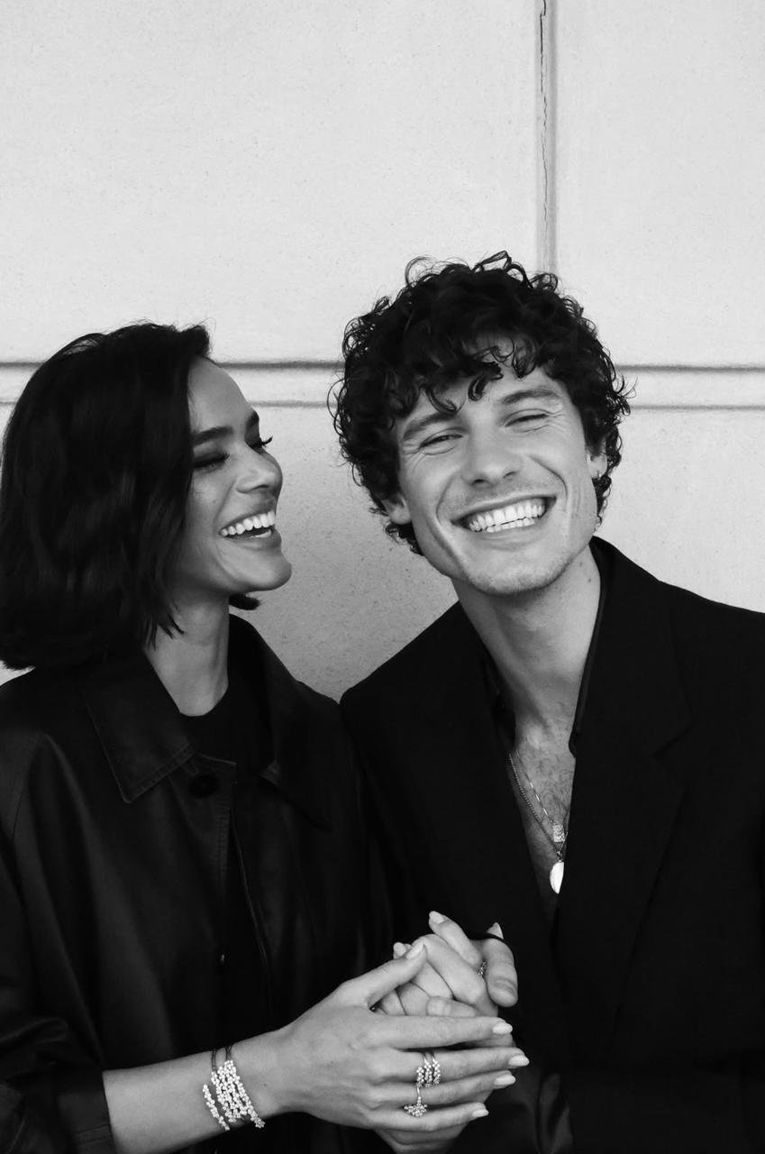 Shawn Mendes abre o coração sobre namoro com Marquezine: "construindo uma vida"