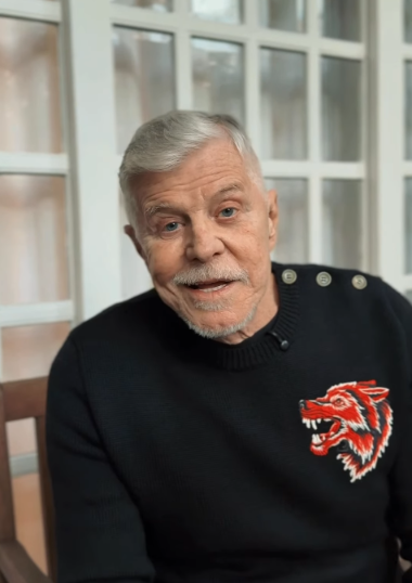 Miguel Falabella surge em clique raro ao lado do namorado