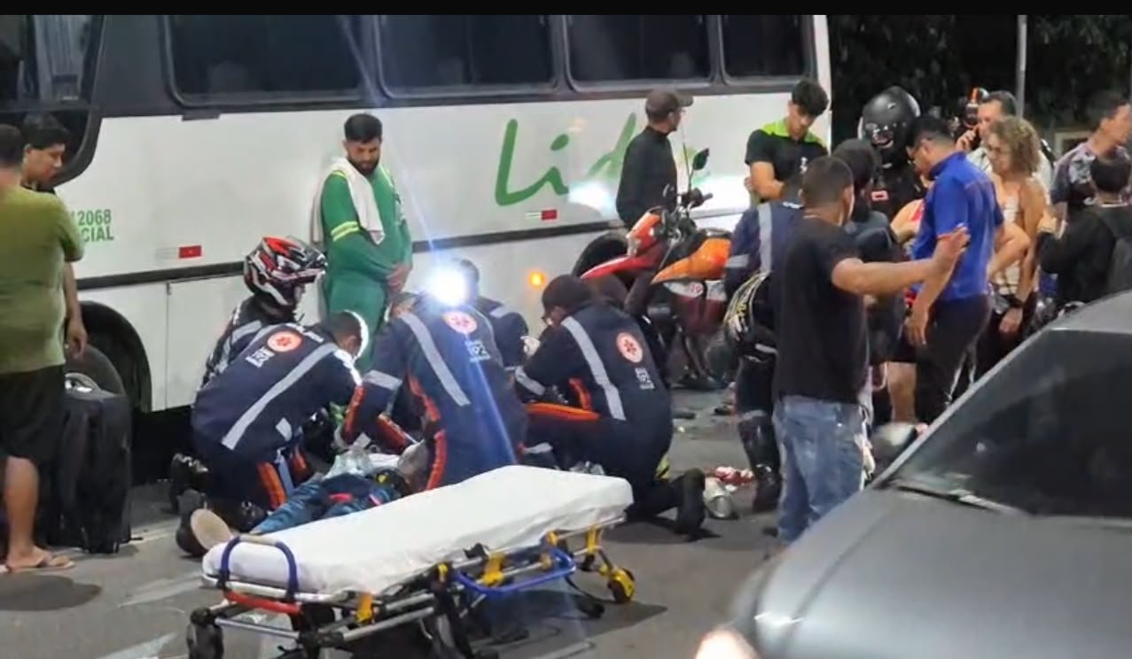 Grave acidente entre motocicletas deixa feridos na Av. do Turismo