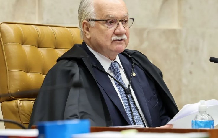 "Somos seres humanos e podemos errar", diz Fachin em dia histórico no STF