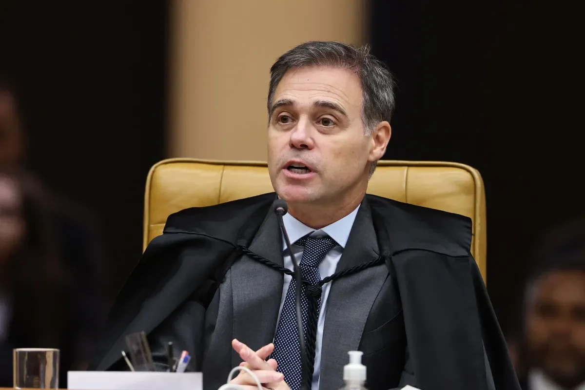 Mendonça reage a Moraes e pede investigação sobre relatórios da PF