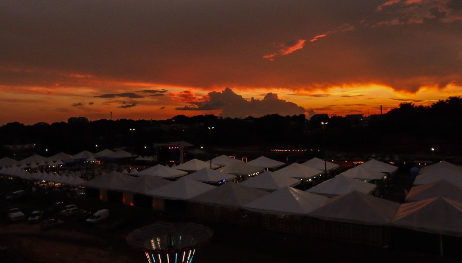Feira de Agronegócios da Nilton Lins reúne shows, rodeio e atrações para toda a família