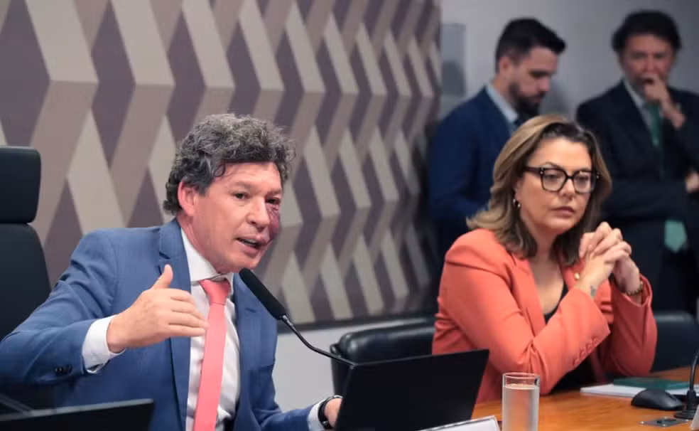 Votação do fim da ‘taxa das blusinhas’ deve ocorrer nesta terça-feira no Congresso