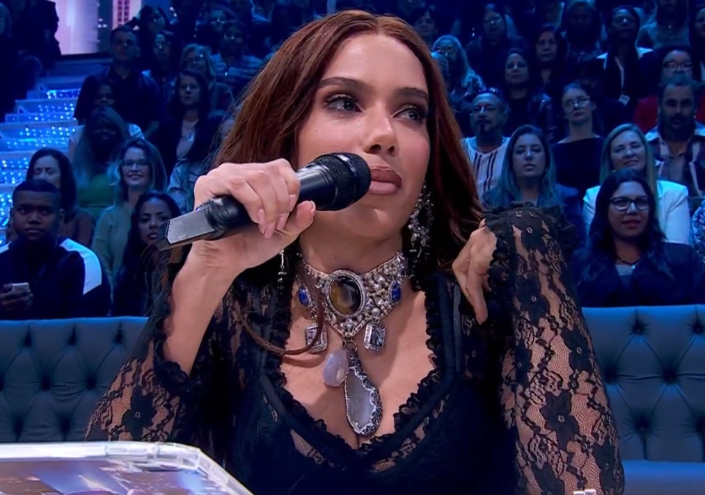 Anitta critica escolha de música no Dança dos Famosos