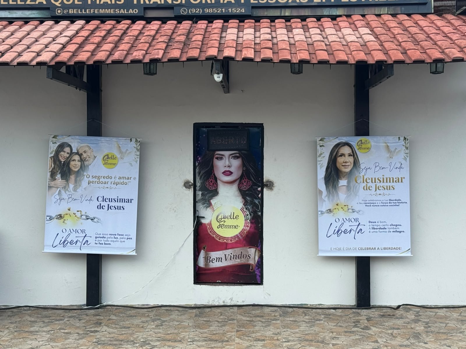 Após deixar prisão, Cleusimar Cardoso é recebida com festa no salão de Djidja em Manaus