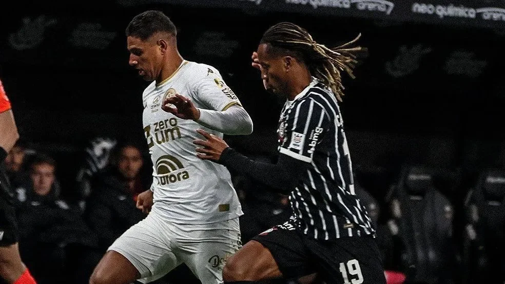 Corinthians perde em casa para a Chapecoense e se aproxima da zona de risco