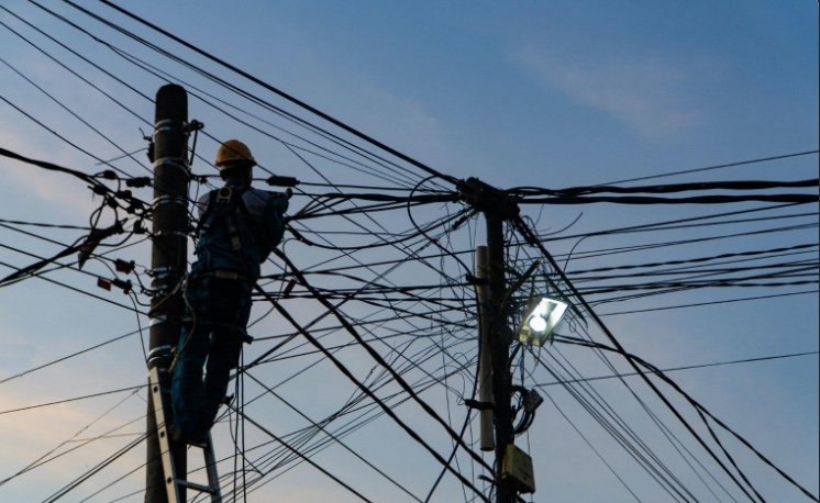 Âmbar afirma que desligamentos desta terça não são de modernização da rede