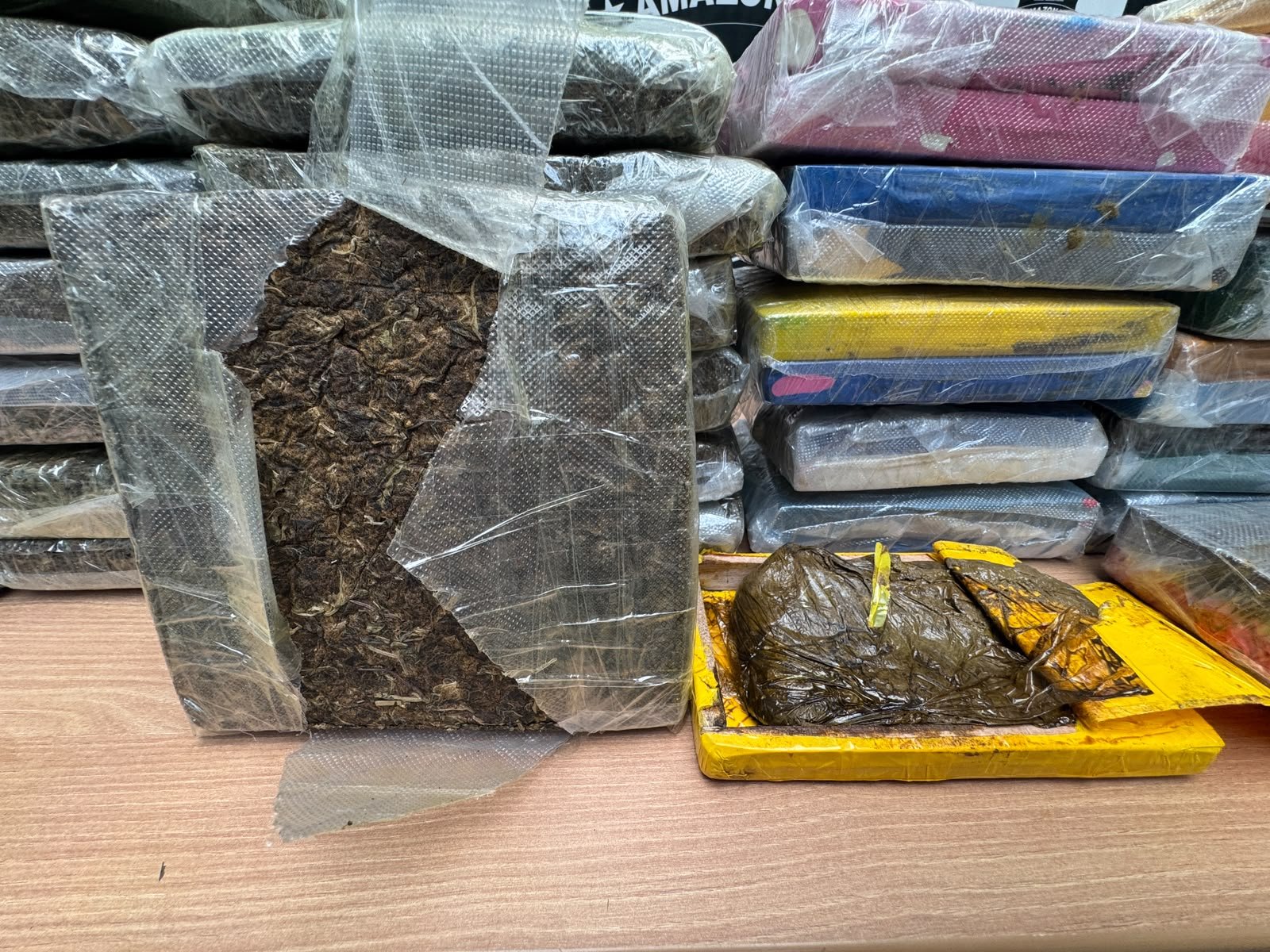 Drogas escondidas em placas solares seriam levadas de Manaus para São Paulo