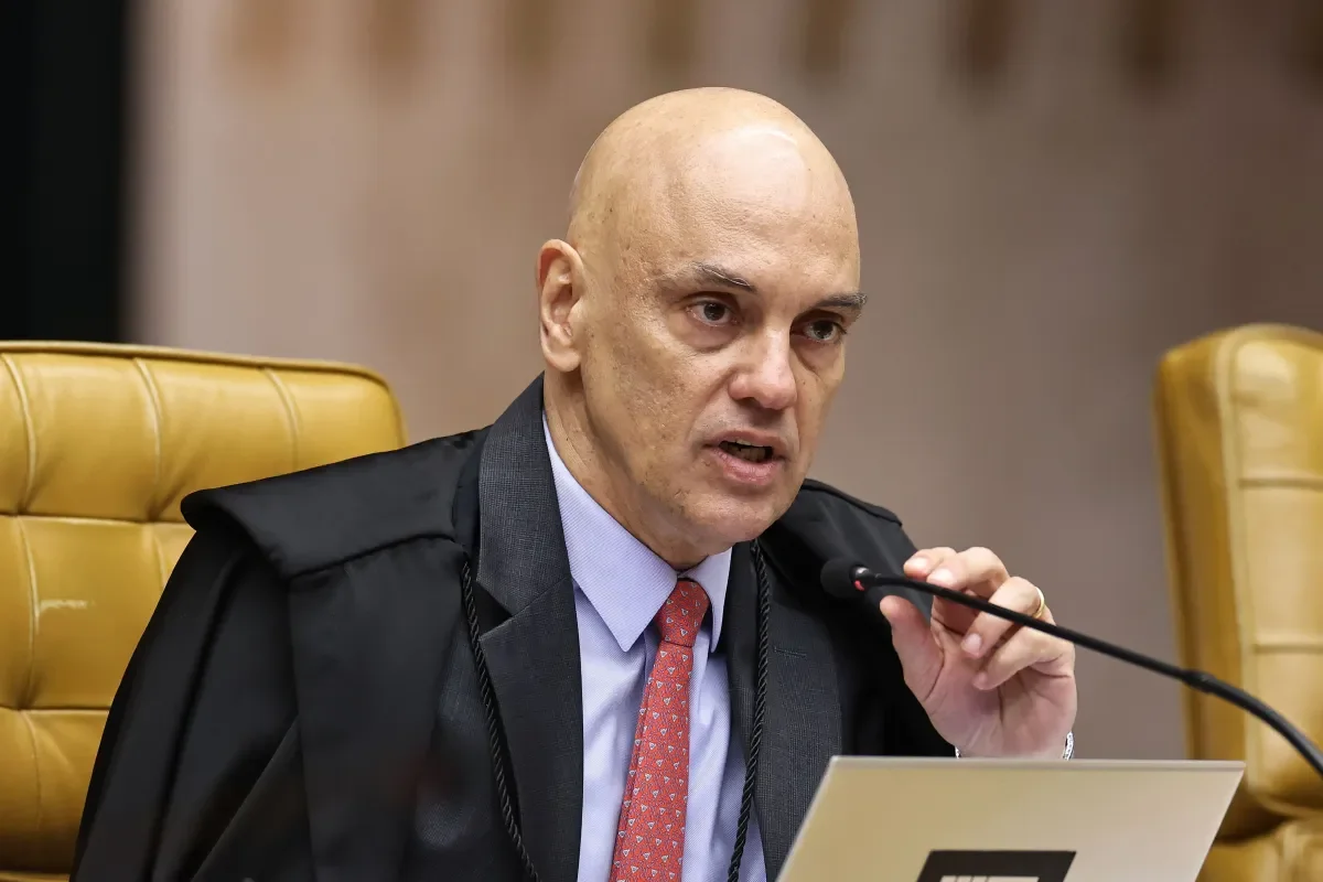 Às vésperas da campanha presidencial, Moraes libera visitas de Flávio a Bolsonaro