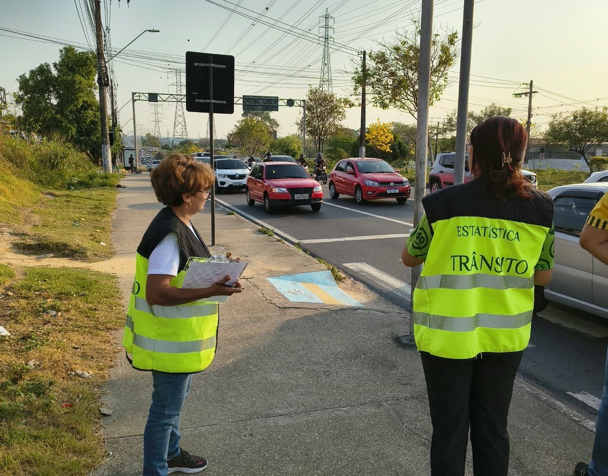 IMMU monitora trânsito na avenida das Torres e avalia mudanças no local