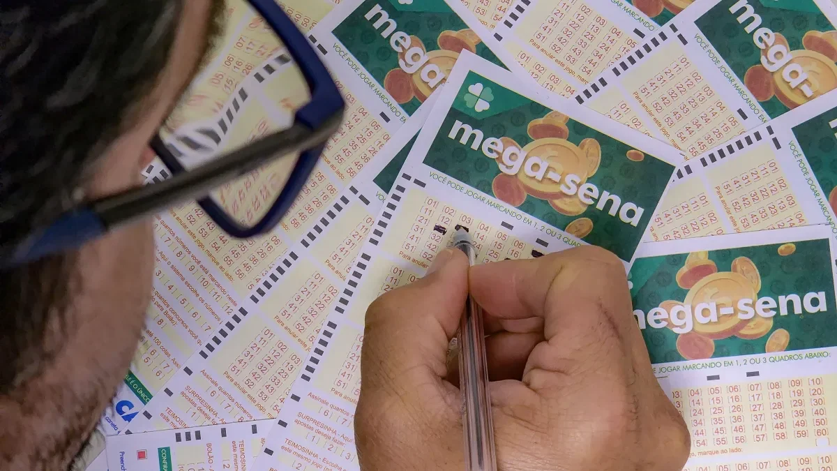 Mega-Sena sorteia prêmio de R$ 112 milhões; confira as dezenas que saíram