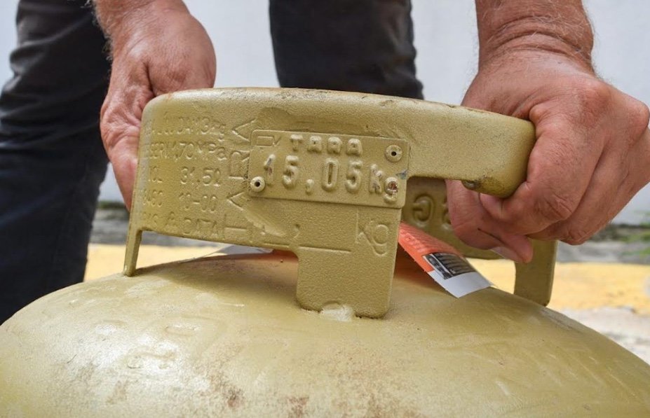 Procon Manaus divulga pesquisa de outubro com variação nos preços do gás de cozinha
