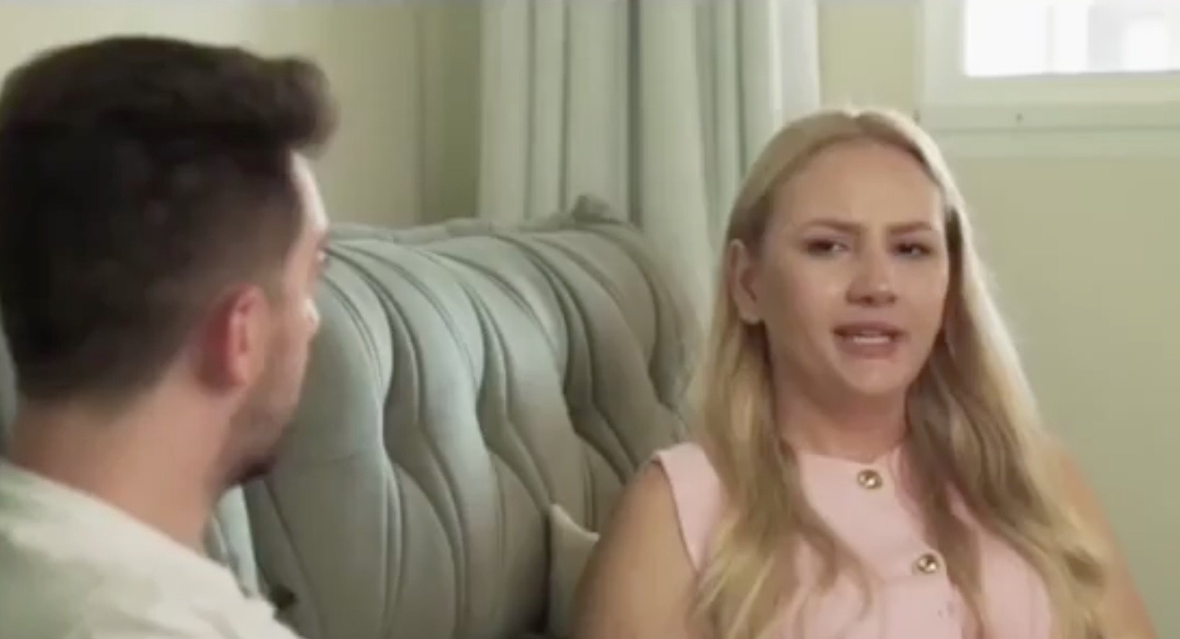 Débora do Batom relata humilhações na prisão e o efeito da separação sobre os filhos