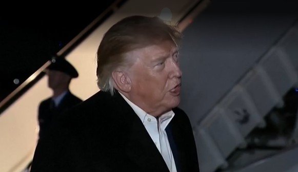 Oposição questiona vistos dados por Trump à família Bolsonaro: 'E as pessoas fugindo da guerra?'