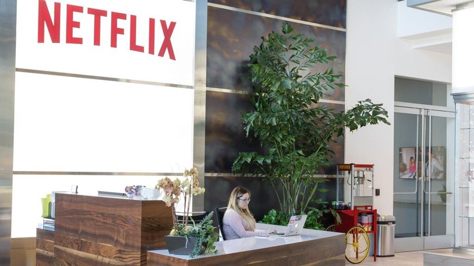 Netflix demite mil funcionários e promove maior corte de pessoal em quatro anos