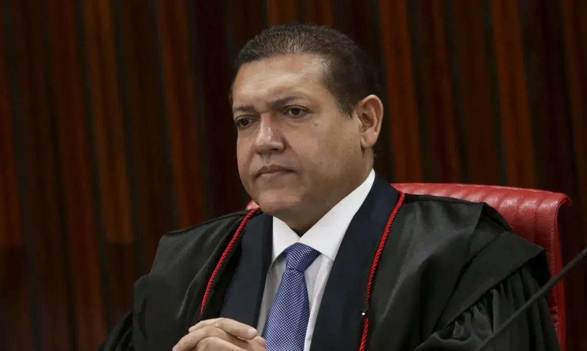Crise entre STF e TSE cresce e Dino pode afastar Kassio de ações eleitorais