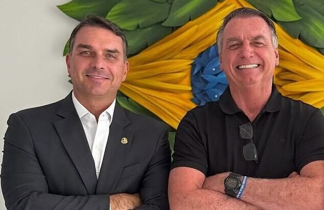 Após três meses sem visitar o pai, Flávio diz ter recebido conselhos para campanha