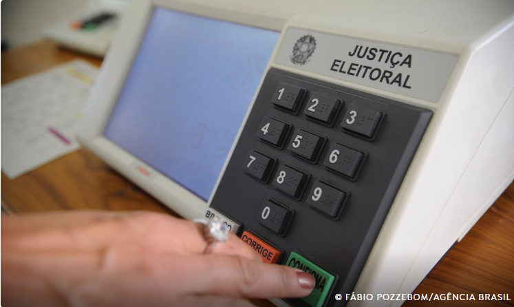 Pesquisa mostra disputa pelo Governo do Amazonas com 12 pontos de diferença entre os candidatos