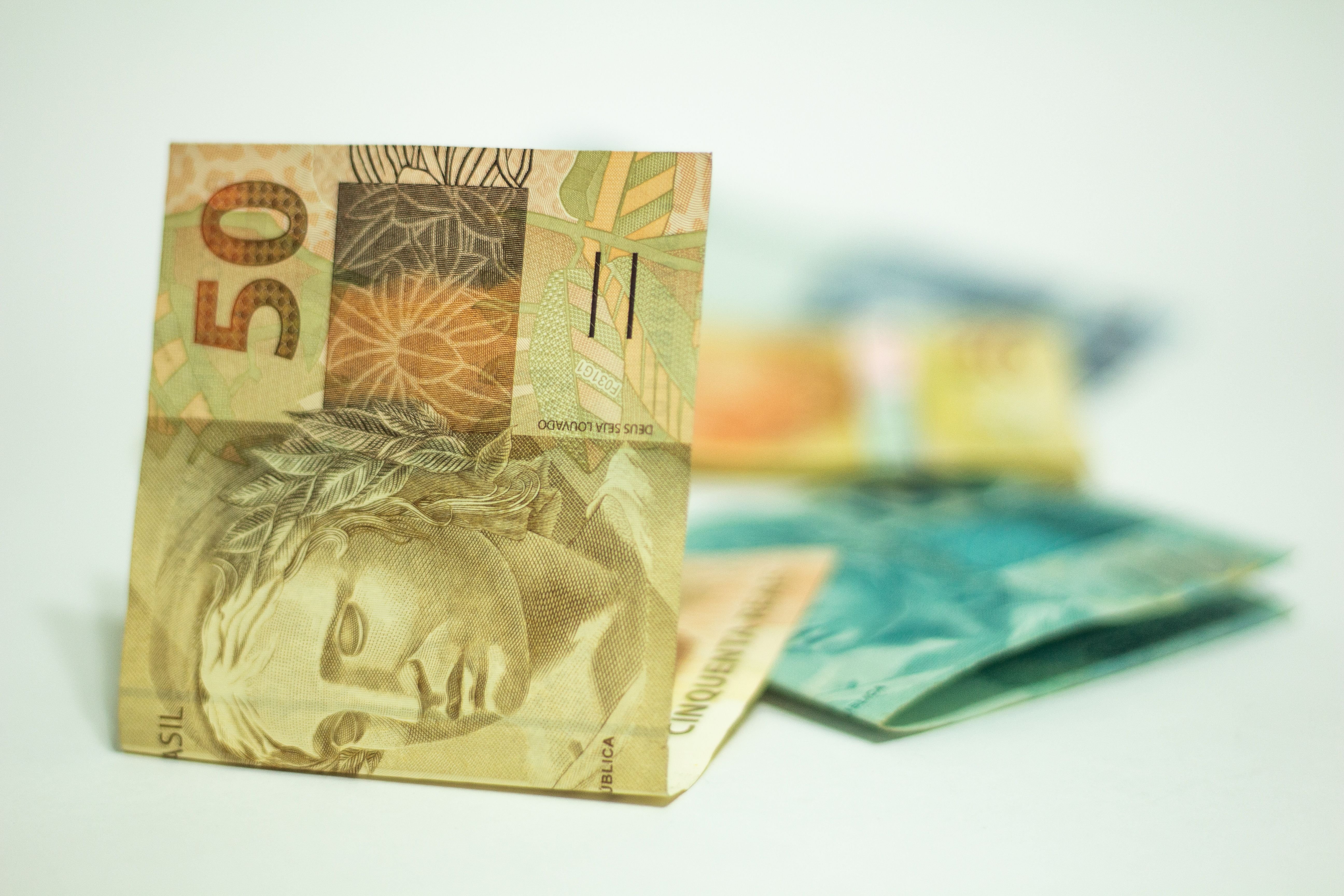 Busca por crédito cresce 47,75% no Brasil; veja o que pode definir a aprovação
