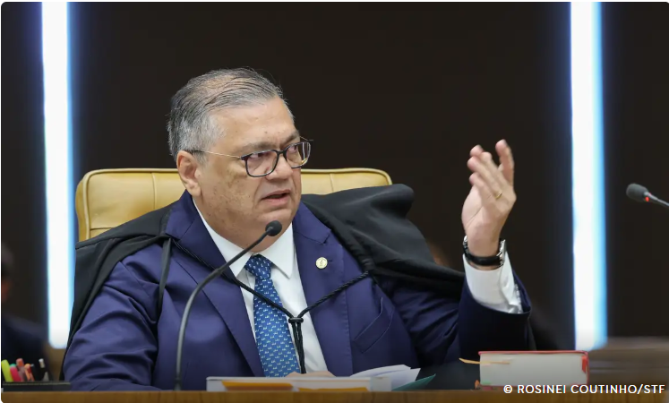 Dino usa ação de tragédia de Brumadinho para mandar PF apurar interferência dos EUA pró-Flávio