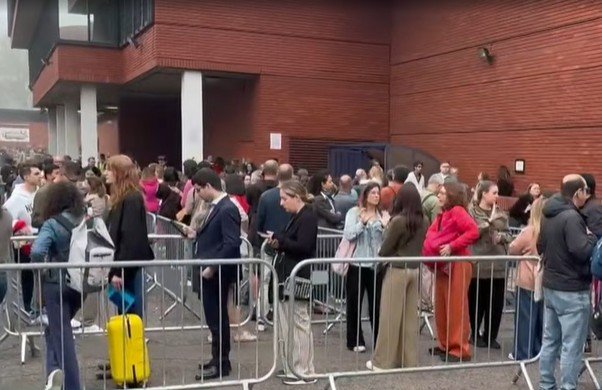Eleitores descobrem no local de votação em Londres que foram transferidos para a Escócia