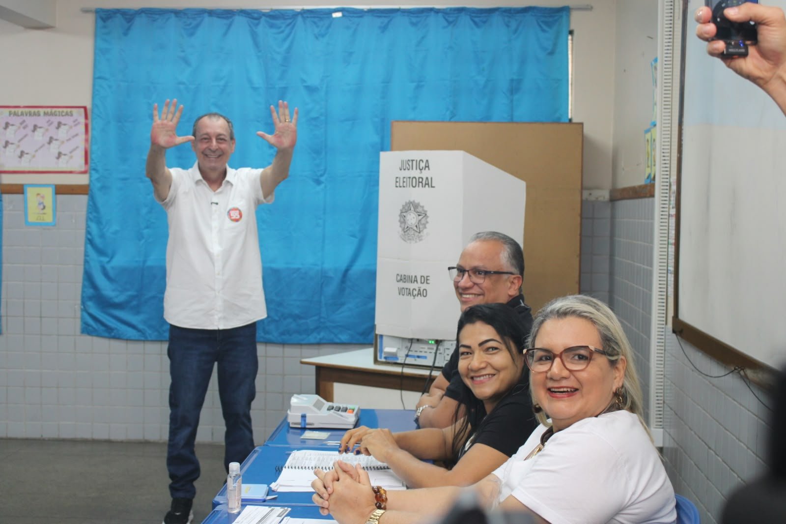 Omar Aziz defende articulação com Brasília e destaca foco em políticas públicas ao votar em Manaus