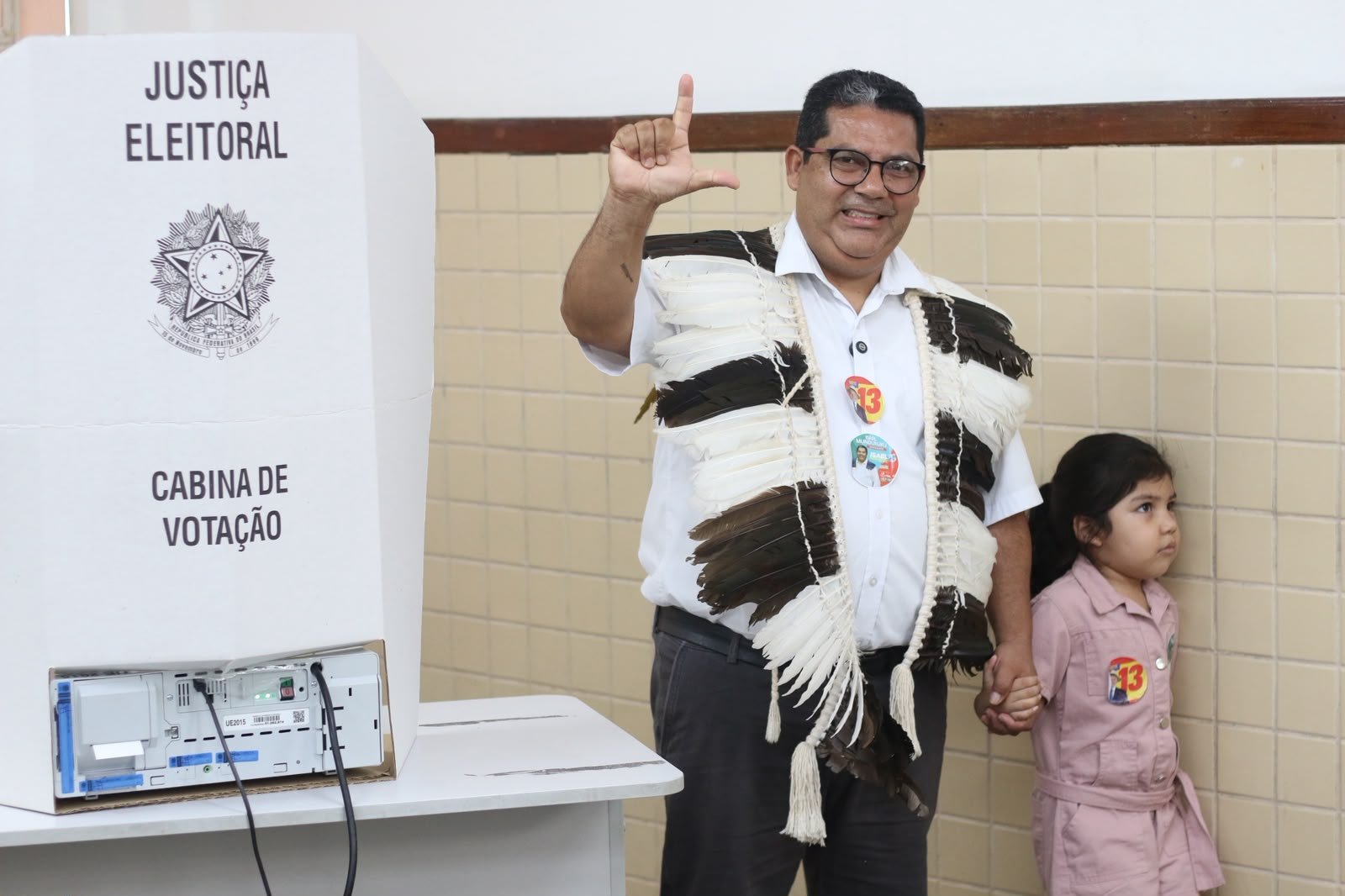 "Dia da festa da democracia", diz Isael Munduruku no domingo de eleição