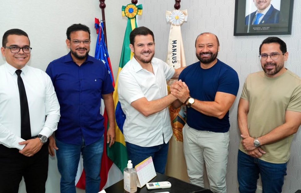 No Dia do Servidor, Prefeitura de Manaus anuncia convocação de mais 1,5 mil aprovados em concurso da Semed