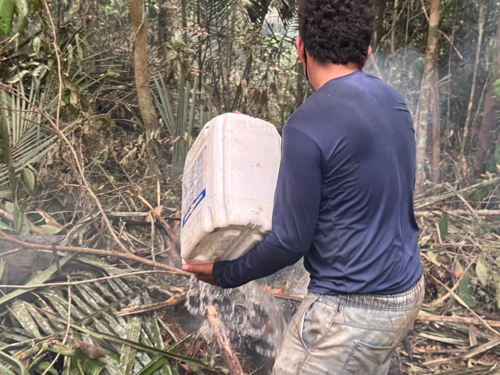 Fumaça e destruição: Portal do Holanda acompanha combate a incêndios em Autazes