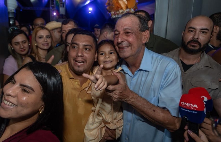 Omar Aziz detalha propostas de emprego, habitação e saúde em Manaus