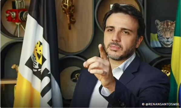 Renan Santos diz que eleitor dele que quiser votar em Flávio vai 'pagar mico' e 'perder tempo'