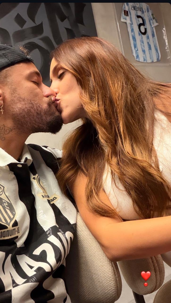 Bruna Biancardi mostra jantar surpresa feito por Neymar