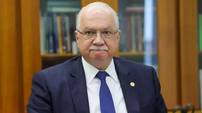 PF entrega a Fachin arquivos do caso Master que citam ao menos seis ministros do STF