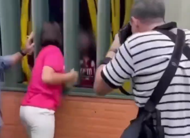 Michelle Bolsonaro discute com eleitora durante votação; vídeo