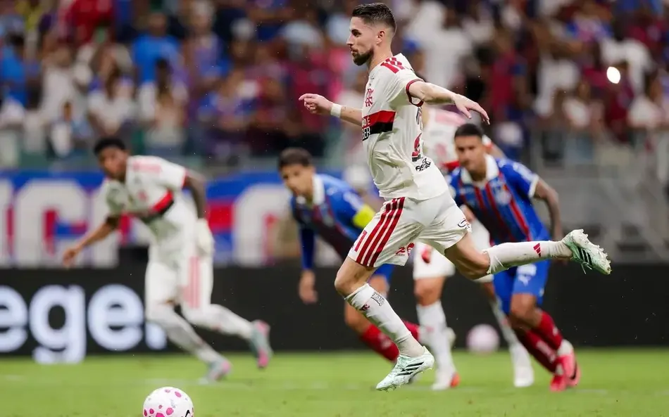 Flamengo vence o Bahia por 3 a 0 e retoma a liderança do Brasileirão