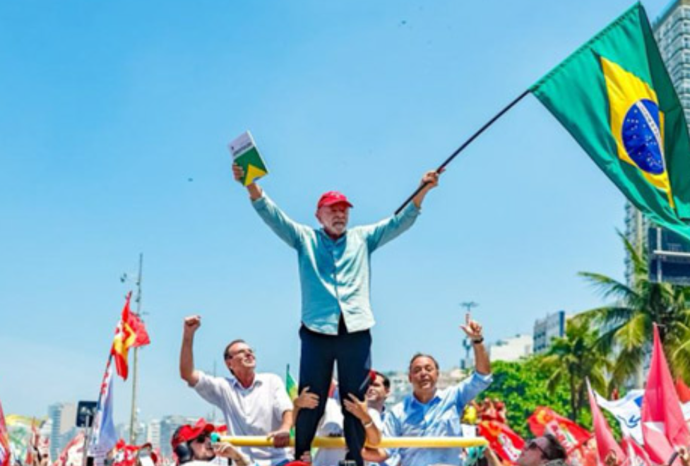 Lula tem 80,5% dos votos na Nova Zelândia, contra 19,4% de Flávio Bolsonaro