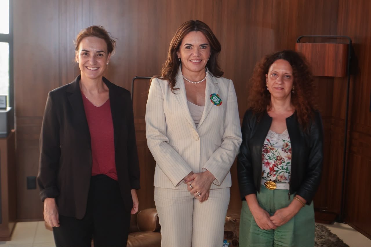 Alessandra Campelo debate logística e violência de gênero com missão da UE