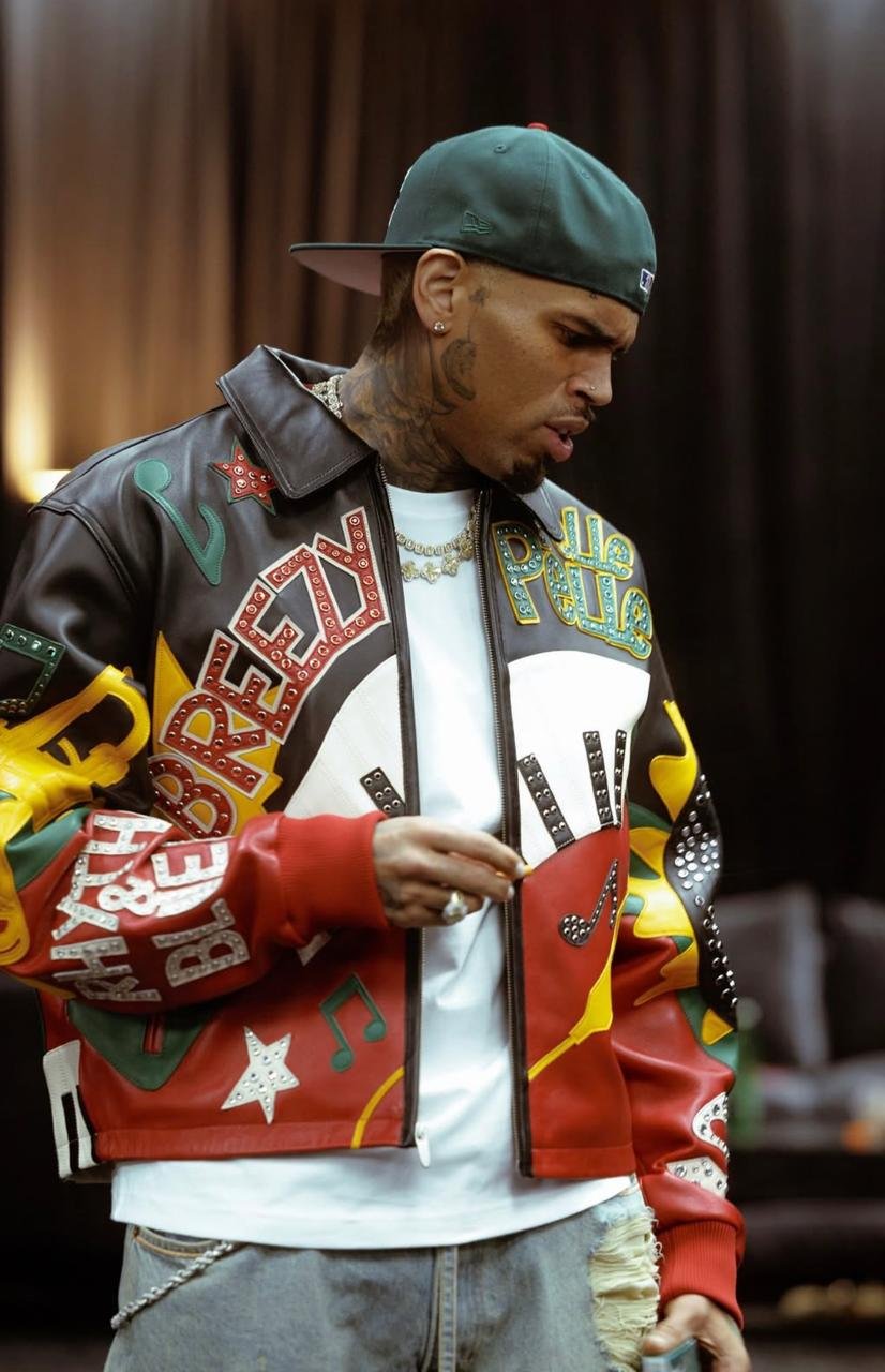 Chris Brown será sentenciado por agredir produtor com garrafa em boate