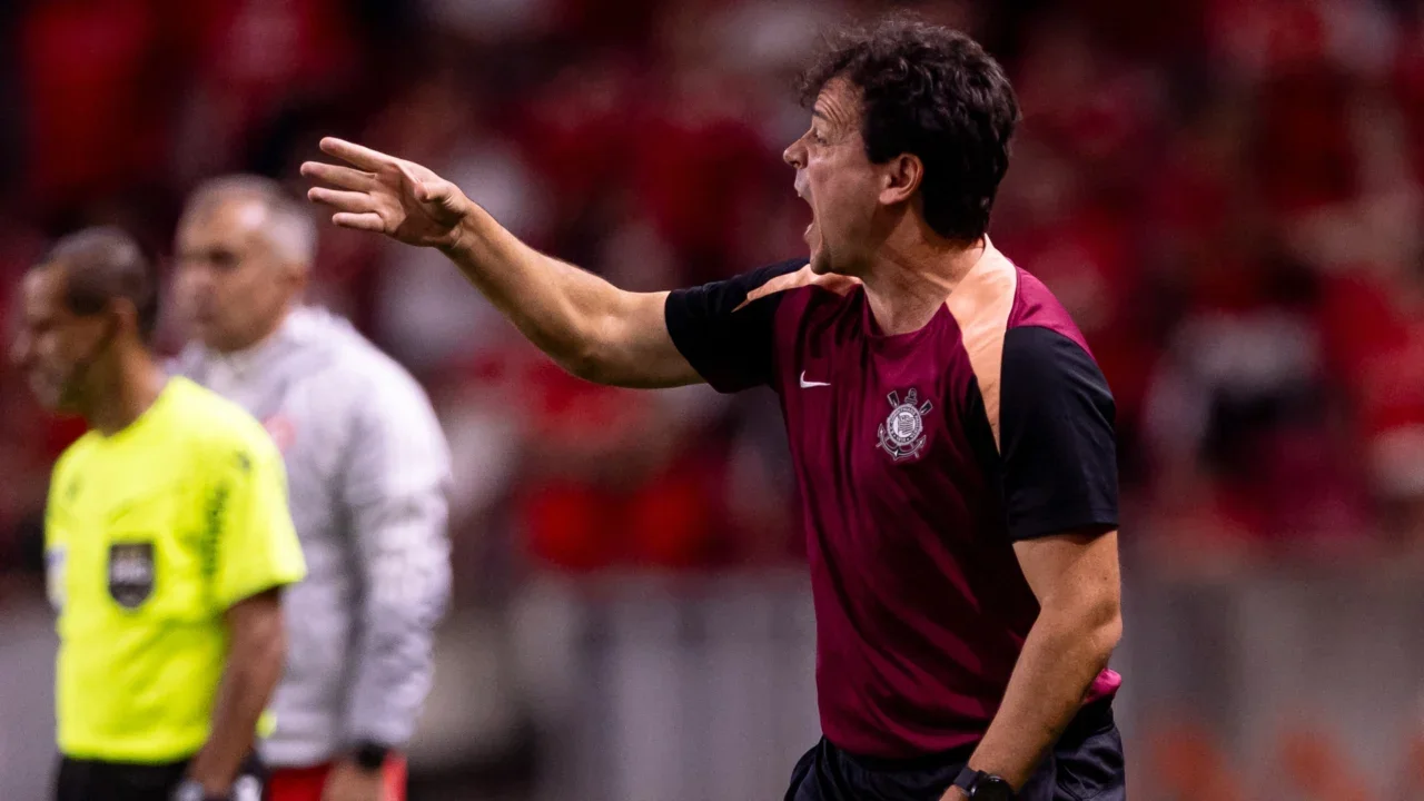 Fernando Diniz é demitido do Corinthians após derrota para o Internacional