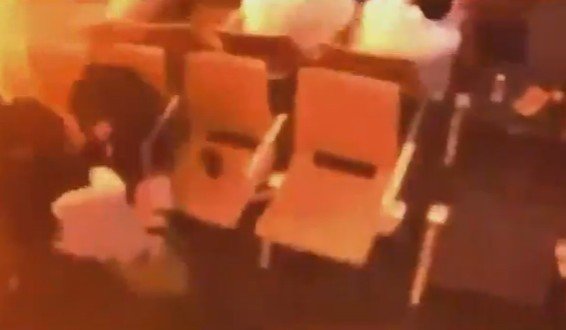 Míssil mata 13 pessoas e fere 300 ao atingir aeroporto na Arábia Saudita; veja vídeo