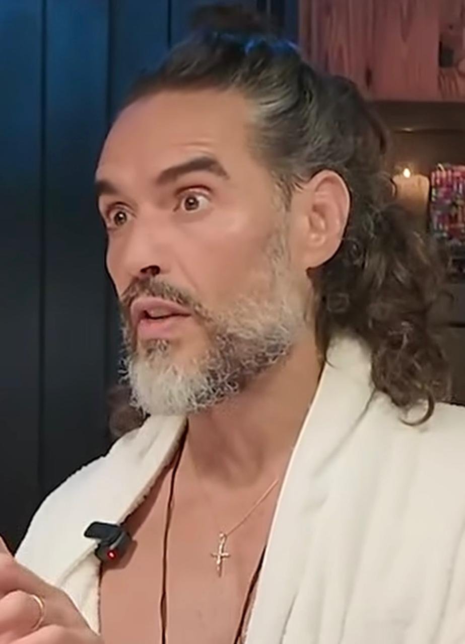 Promotores dizem que Russel Brand era um "predador sexual implacável"