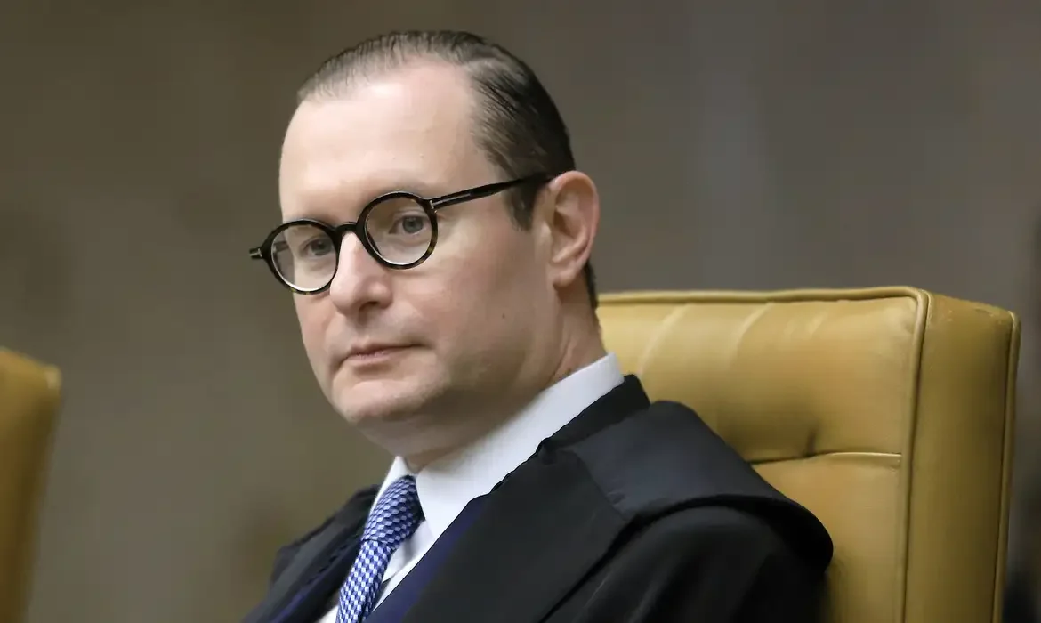 Zanin determina a prorrogação da votação até as 19h em todo o Brasil