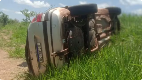 Mulheres ficam feridas em acidente com transporte de urnas no Amazonas