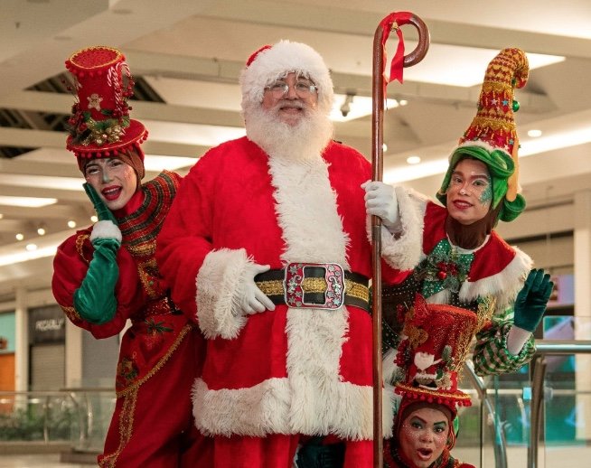 Chegada do Papai Noel marca o início das festividades de fim de ano com espetáculo e atrações inéditas