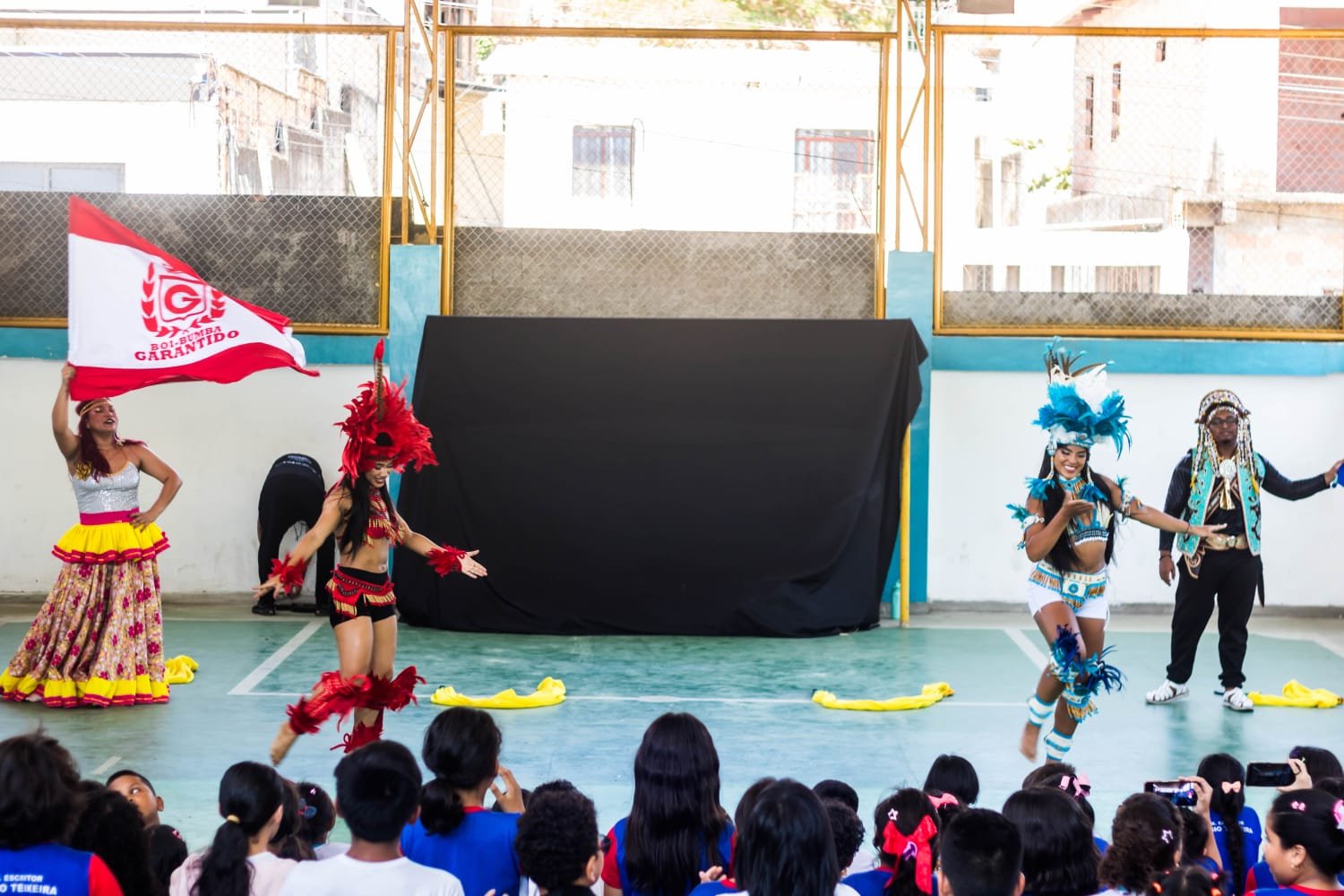 ‘Conexão Norte-Nordeste’ leva cultura popular e tradições para estudantes no Amazonas