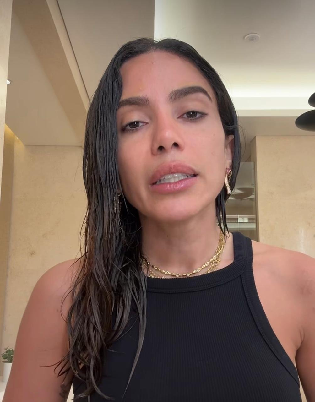 Anitta critica bolsonarismo: “A direita sempre existiu e as coisas não eram assim”